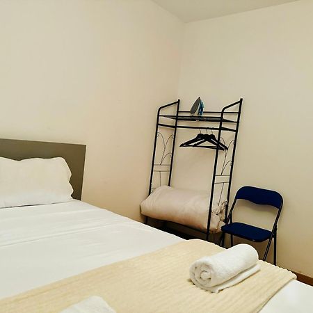 Apartament Pisos Familiares Barajas Madryt Zewnętrze zdjęcie